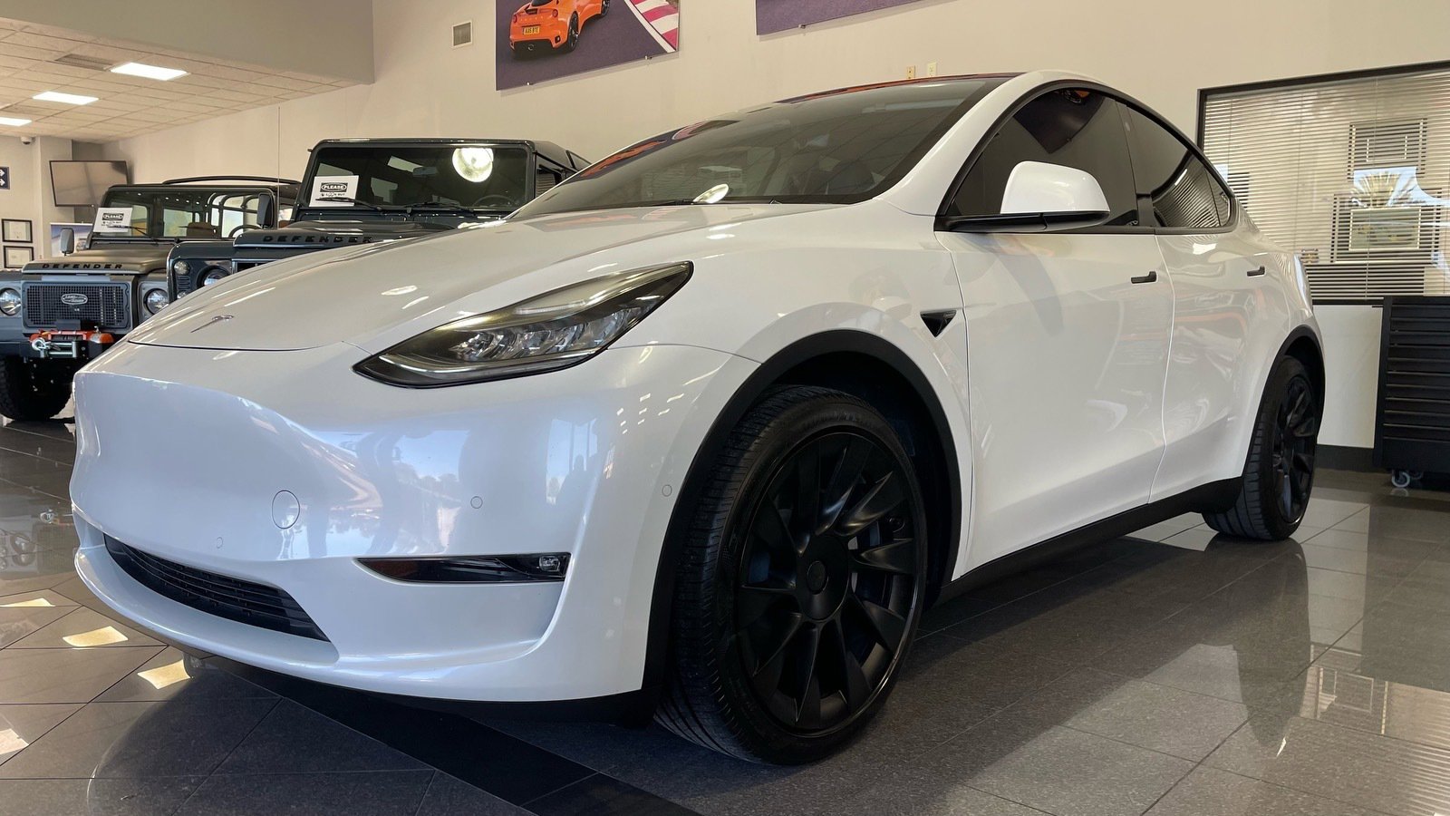 Used 2021 Tesla Model Y Long Range image 1