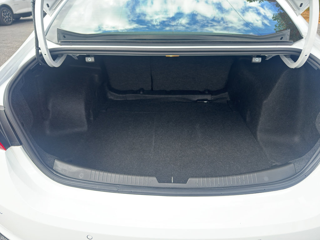 Used 2024 Chevrolet Malibu LT image 11