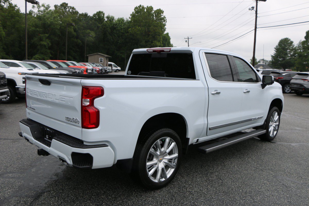 Used 2026 Chevrolet Silverado 1500 High Country AWD/4WD image 7