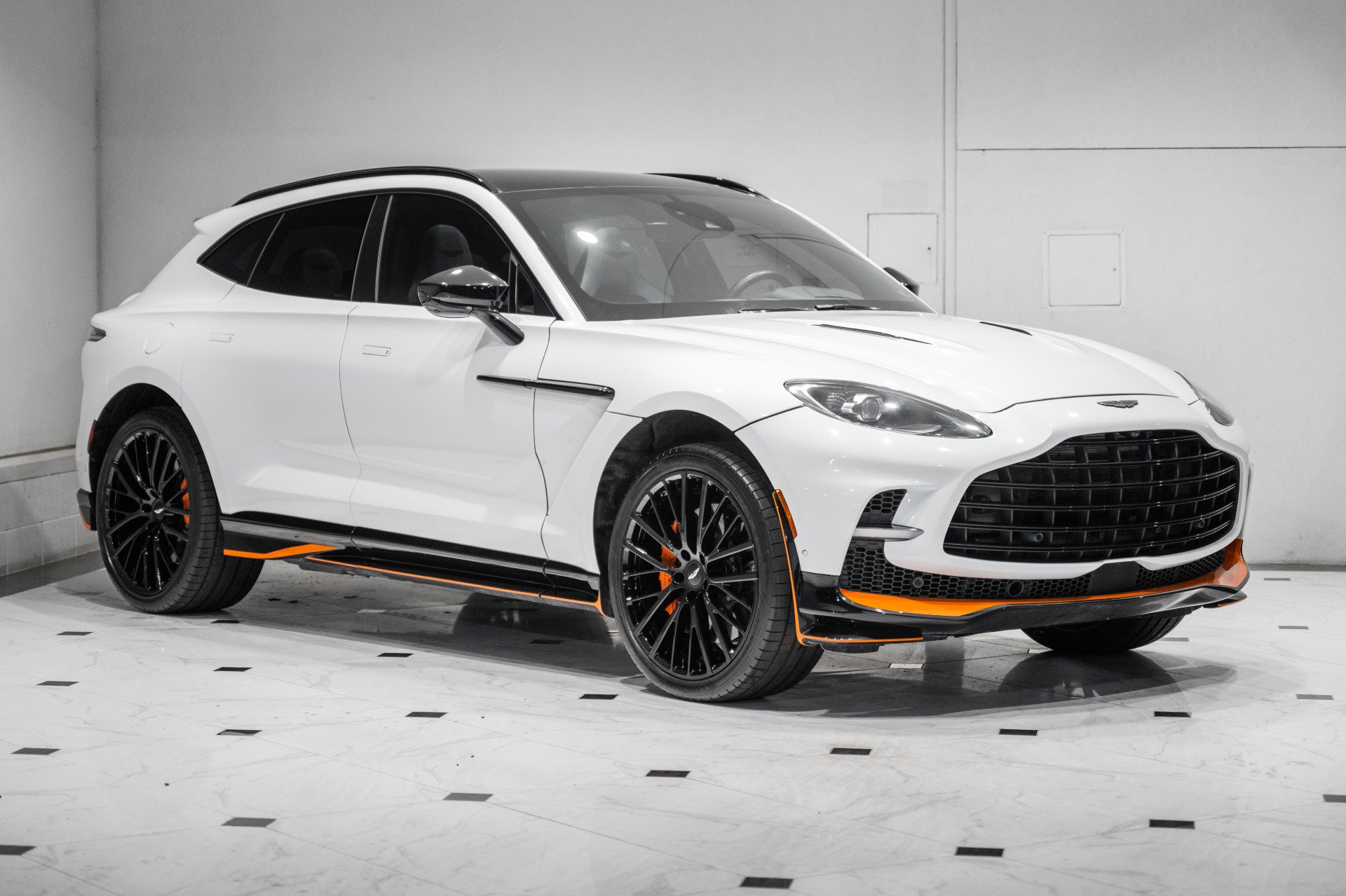 Used 2023 Aston Martin DBX 707 AWD/4WD image 1