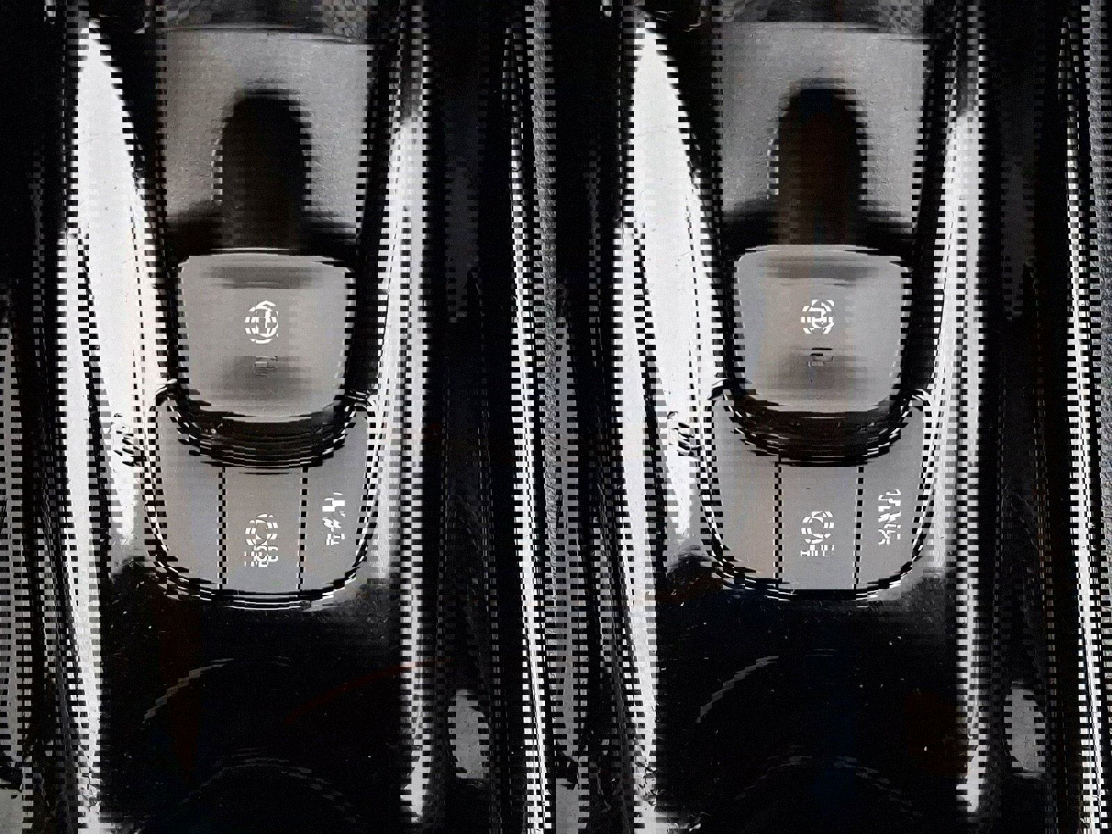 Used 2022 Toyota C-HR XLE image 24