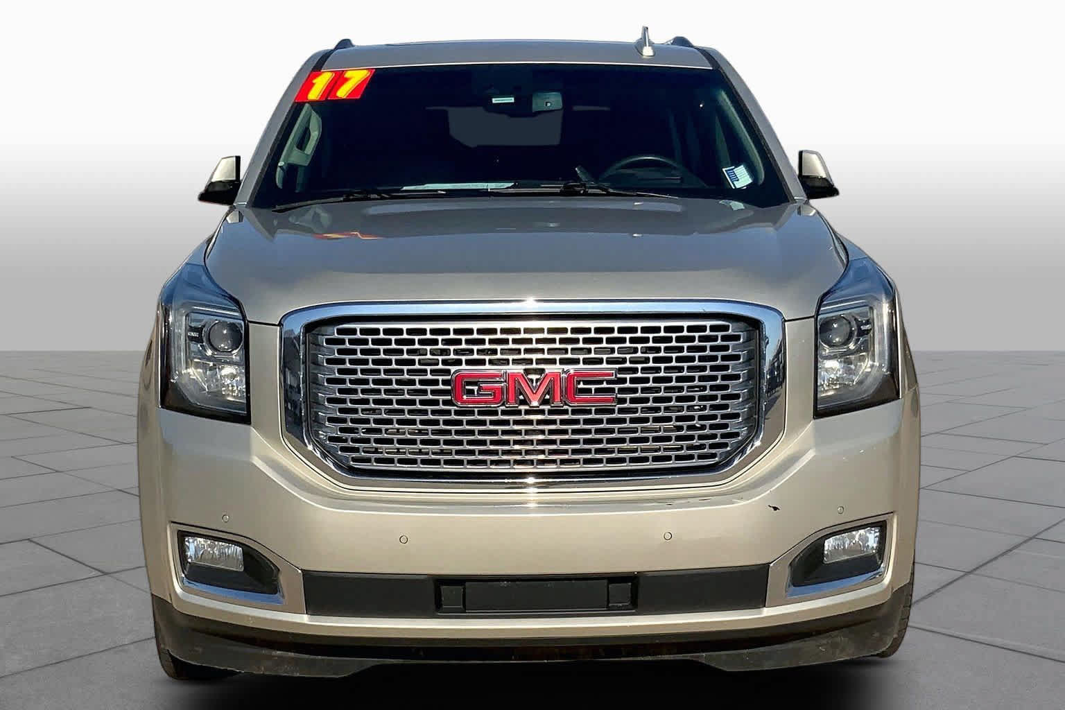 Used 2017 GMC Yukon Denali w/ Open Road Package AWD/4WD image 4