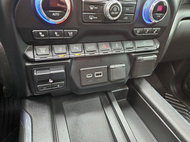 Used 2020 GMC Sierra 2500 AT4 w/ AT4 Premium Package AWD/4WD image 32