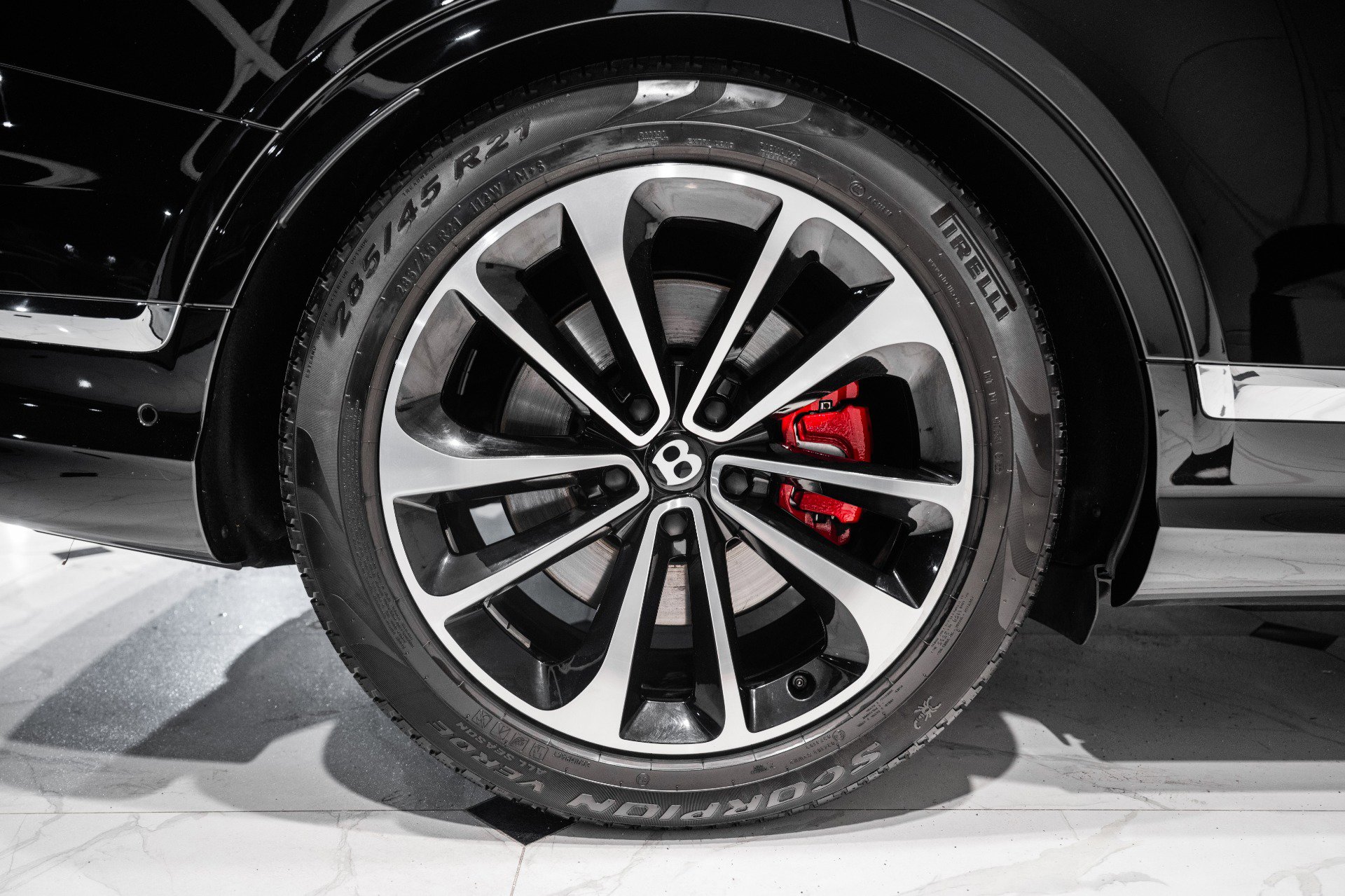 Used 2022 Bentley Bentayga image 16