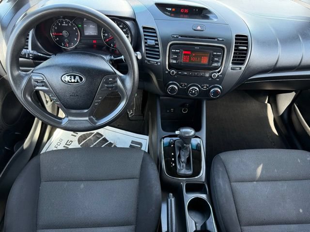 Used 2017 Kia Forte LX FWD image 3