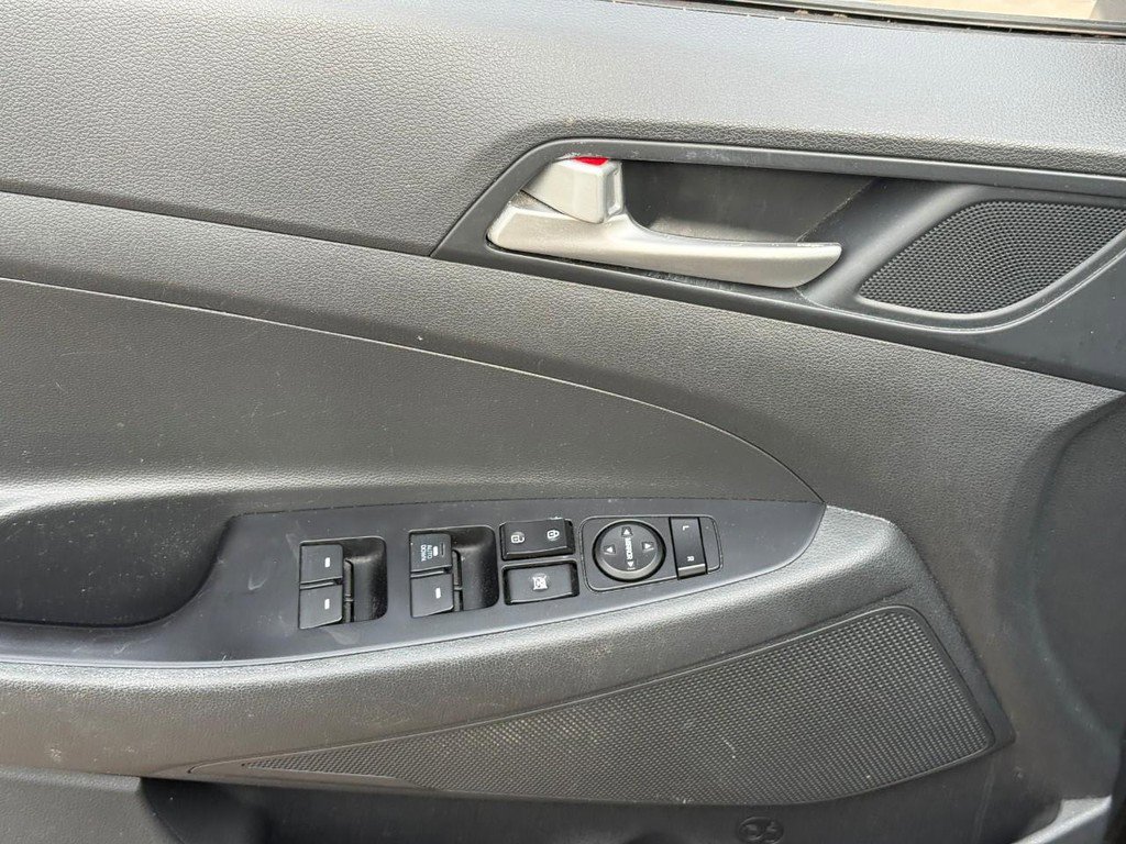 Used 2019 Hyundai Tucson SE FWD image 18