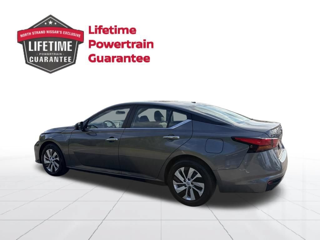 Certified 2025 Nissan Altima 2.5 S FWD image 3