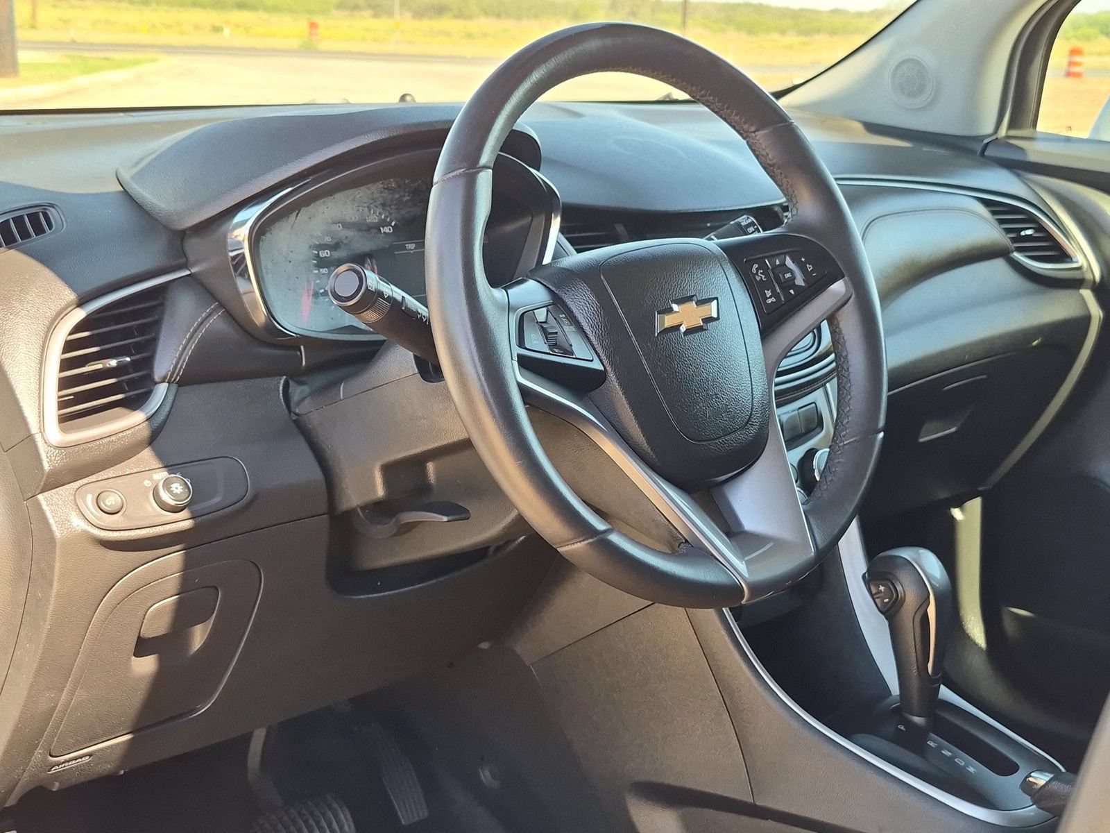 Used 2021 Chevrolet Trax LT w/ Sport Edition FWD image 10