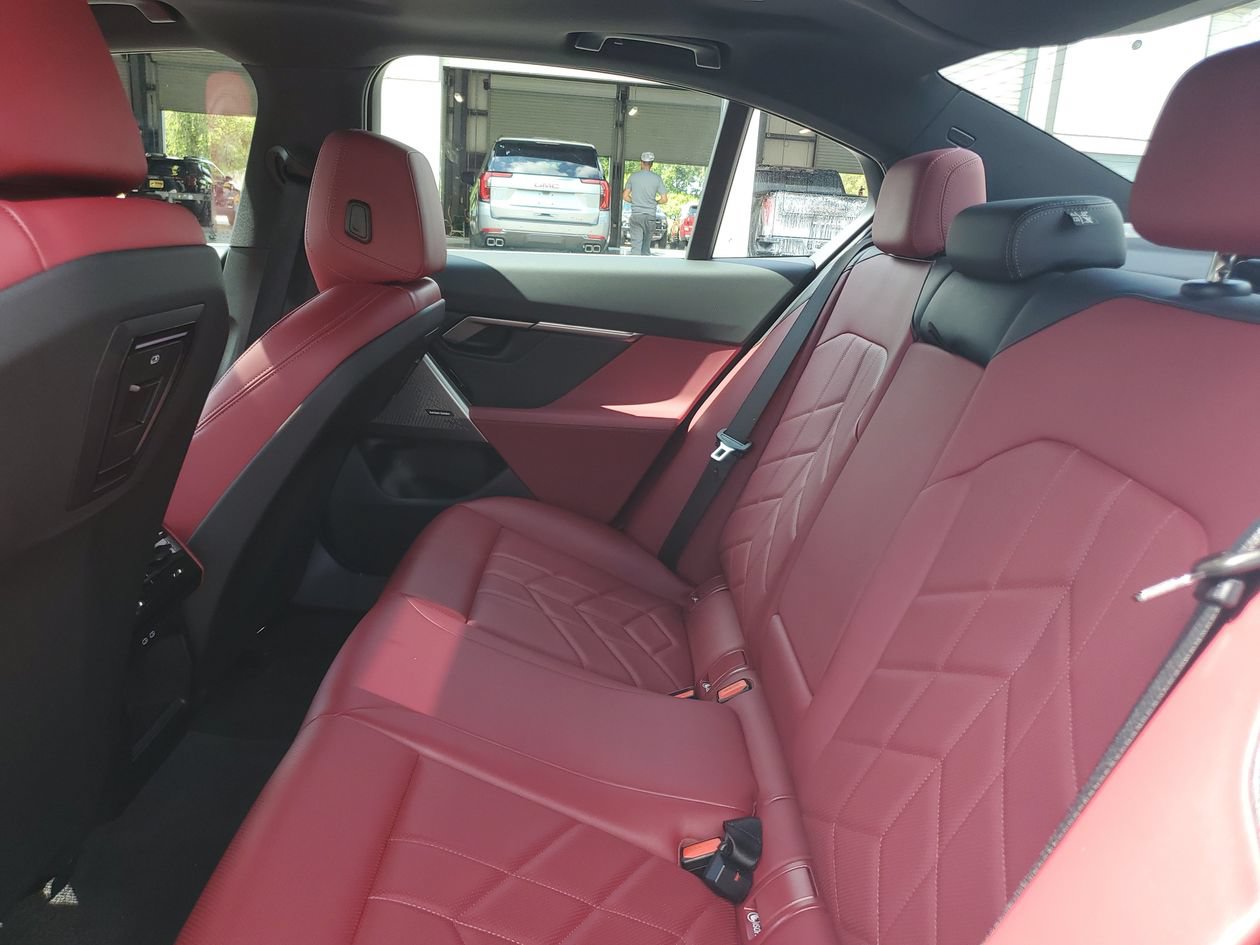 Used 2026 BMW 530i RWD image 10
