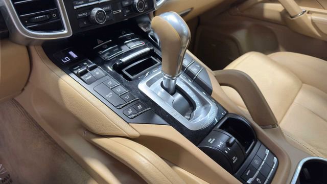 Used 2016 Porsche Cayenne AWD/4WD image 25