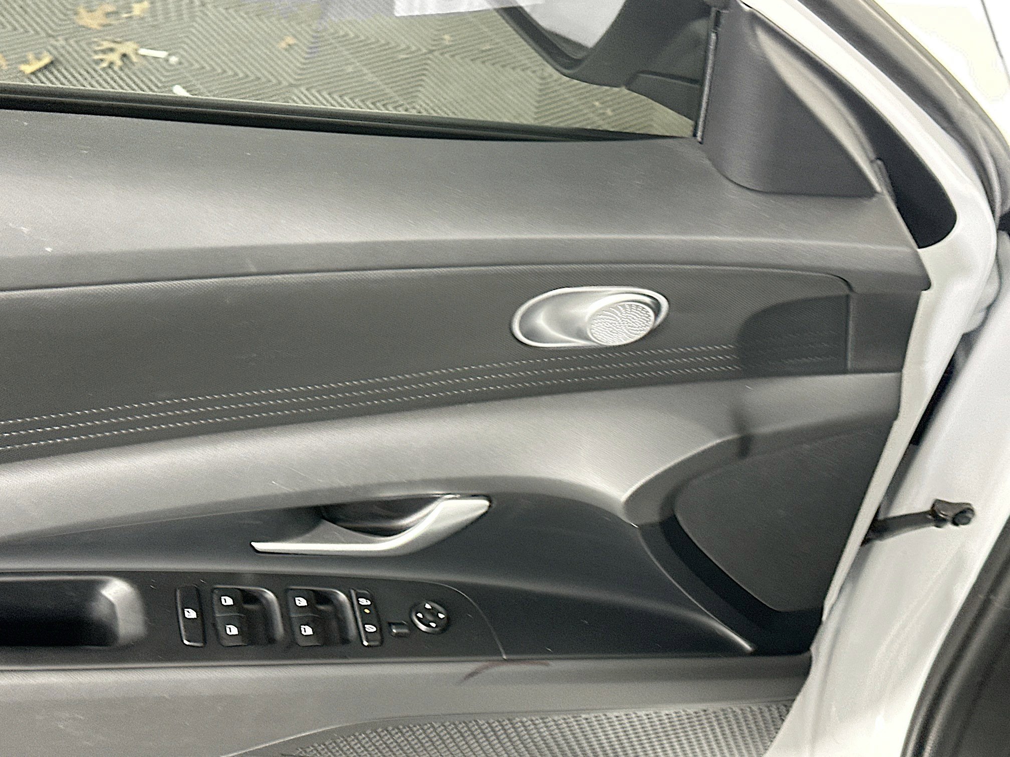 Used 2025 Hyundai Elantra Blue image 15