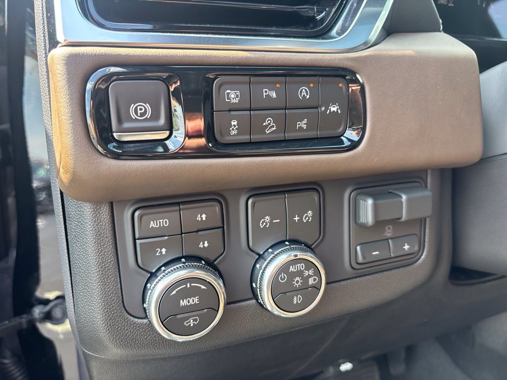 New 2026 GMC Yukon XL Denali Ultimate AWD/4WD image 19