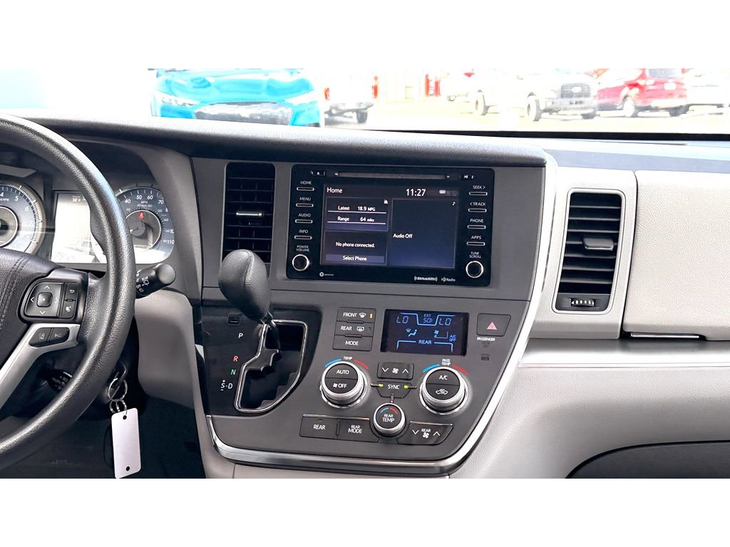 Used 2018 Toyota Sienna LE image 15