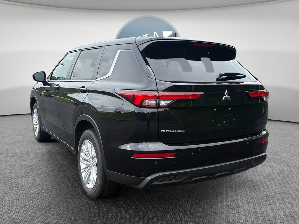 Used 2024 Mitsubishi Outlander ES AWD/4WD image 6