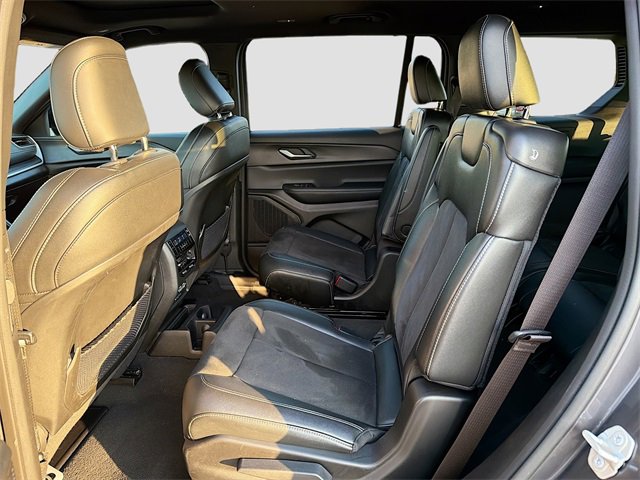 Used 2024 Jeep Grand Cherokee L Altitude image 22