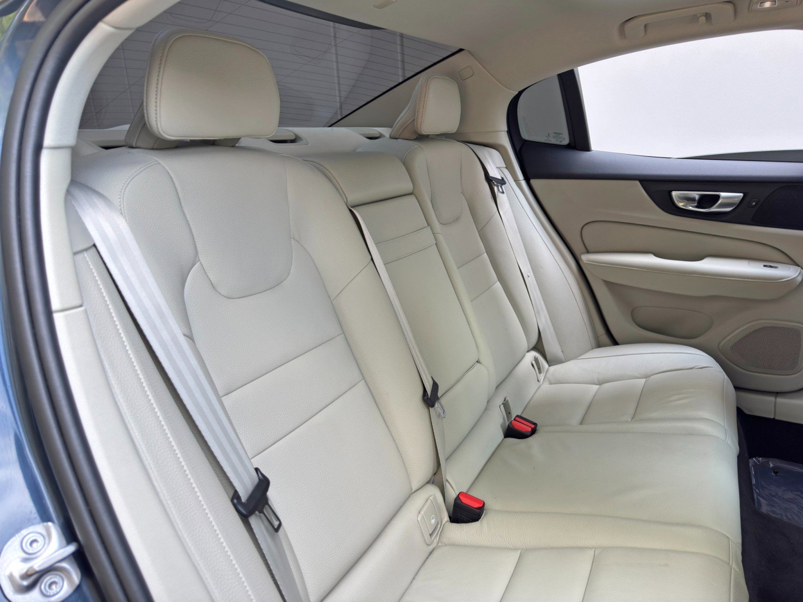 Used 2024 Volvo S60 B5 Core image 36