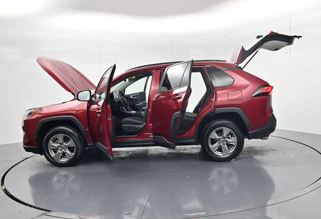 Used 2025 Toyota RAV4 XLE AWD/4WD image 66