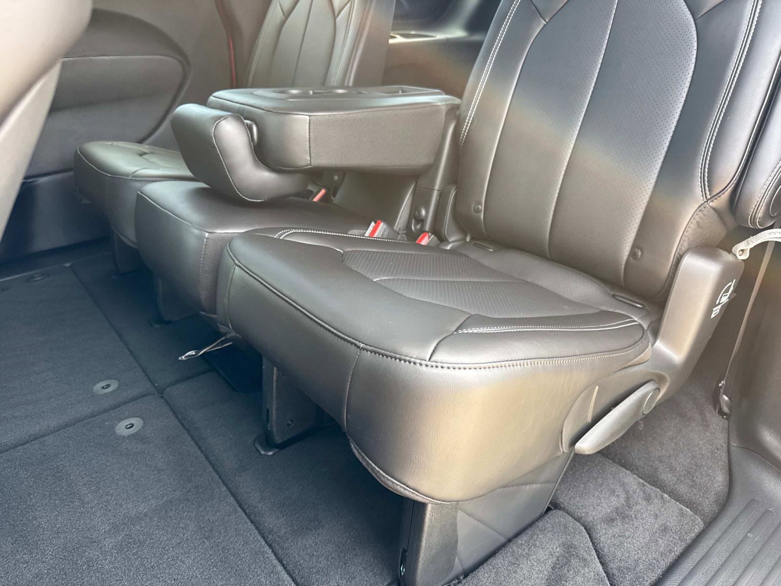 New 2026 Chrysler Pacifica Select image 12