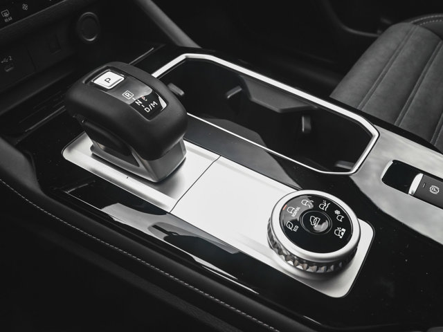 New 2025 Mitsubishi Outlander SE image 23