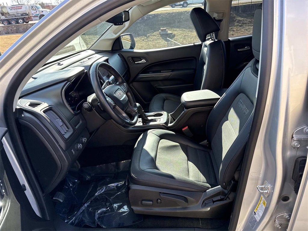 Used 2016 GMC Canyon SLE w/ All Terrain Package image 16