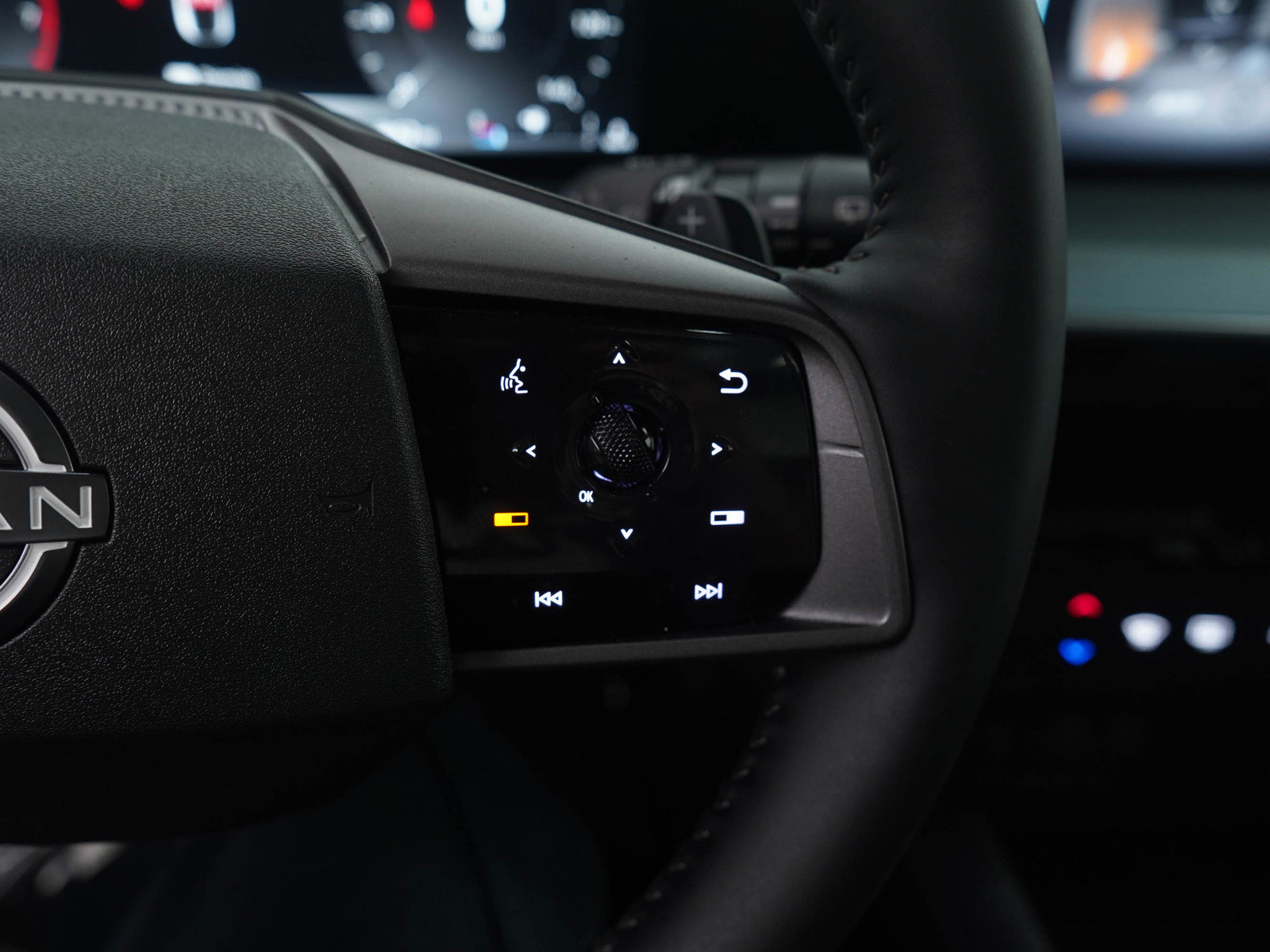 Used 2025 Nissan Murano SL image 18