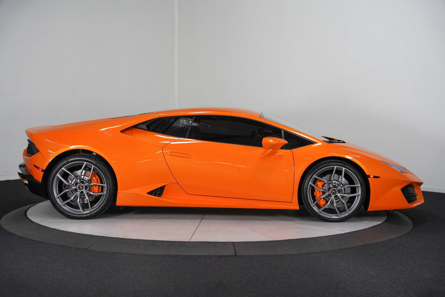 Used 2017 Lamborghini Huracan LP 580-2 RWD image 7