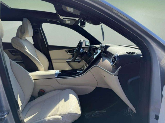Certified 2026 Mercedes-Benz GLC 300 4MATIC image 27