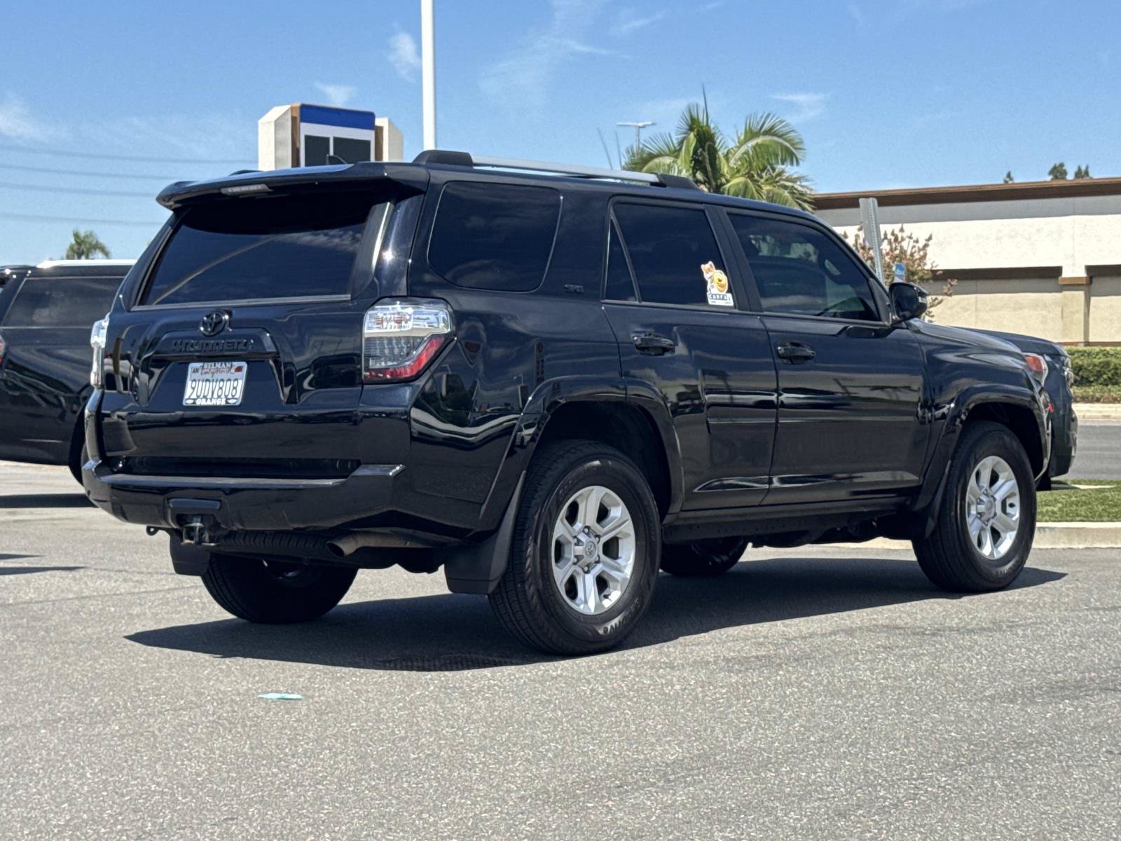 Used 2022 Toyota 4Runner SR5 Premium w/ Moonroof Package RWD image 5