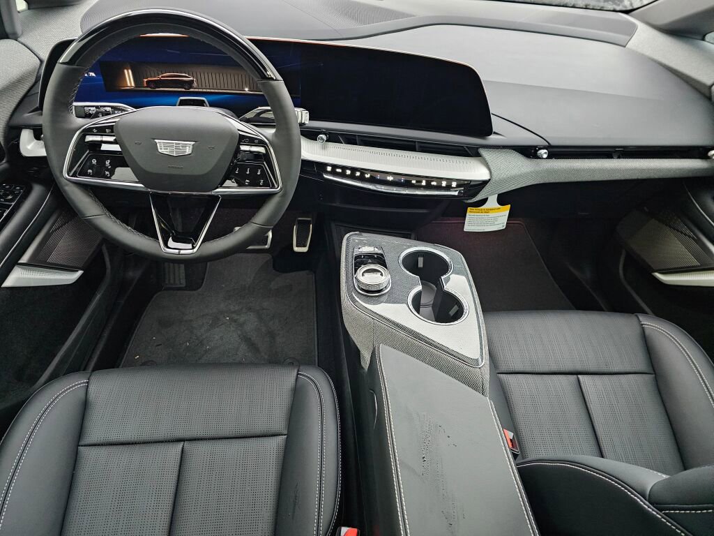New 2026 Cadillac Optiq Luxury 2 image 23