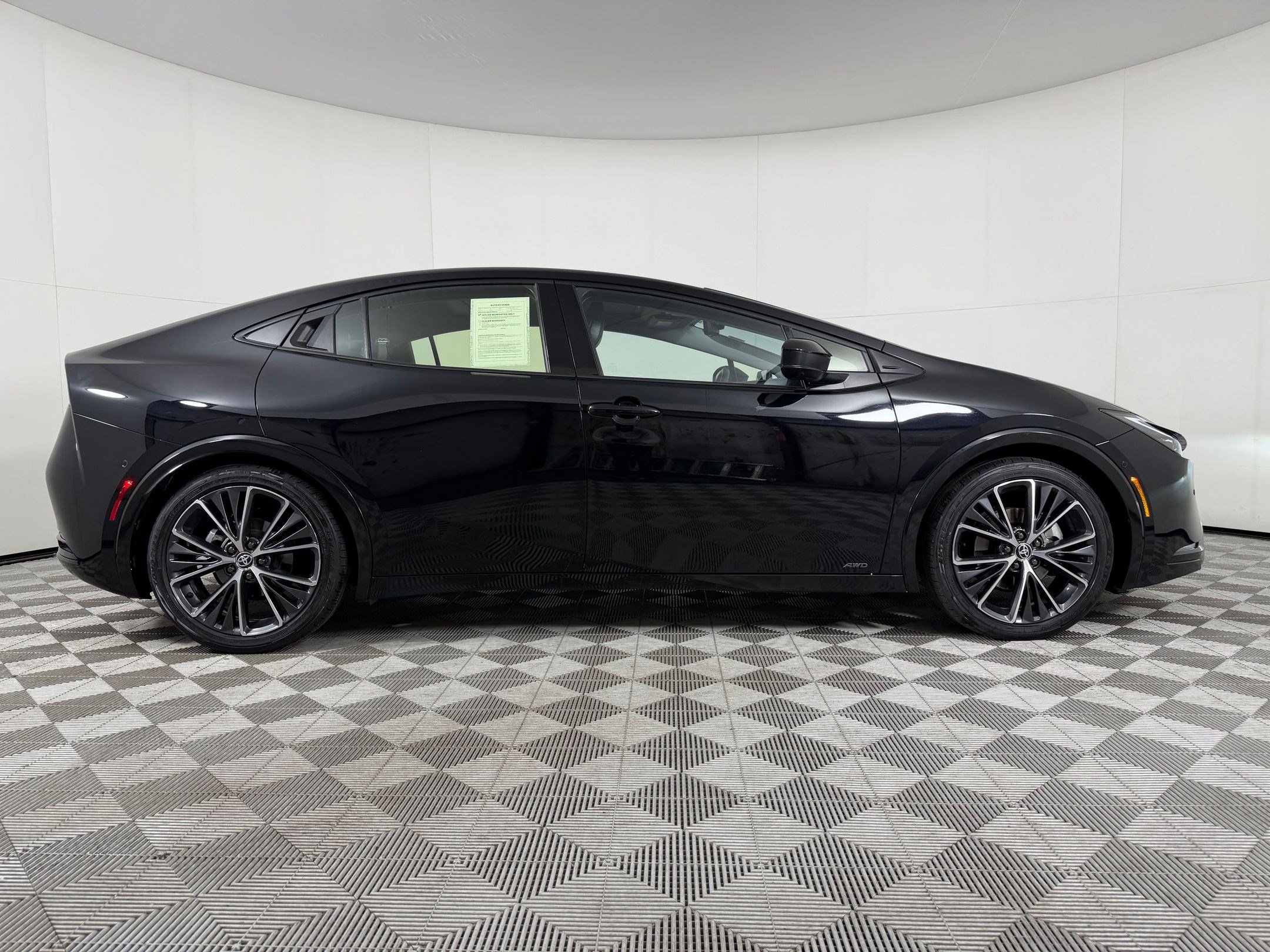 Used 2024 Toyota Prius Limited w/ Limited Premium Package AWD/4WD image 7