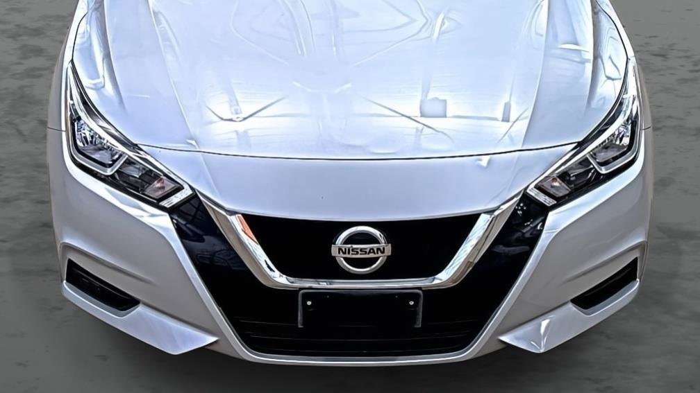 Used 2022 Nissan Versa SV image 16