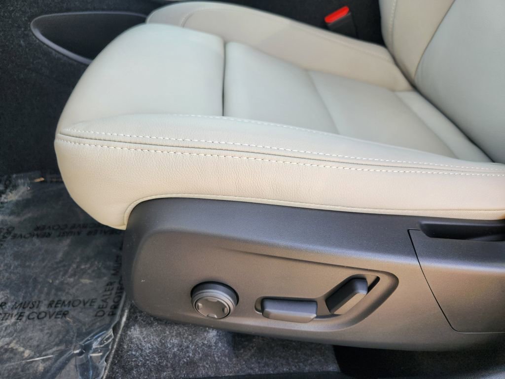 New 2026 Volvo XC40 B5 Ultra w/ Climate Package AWD/4WD image 14