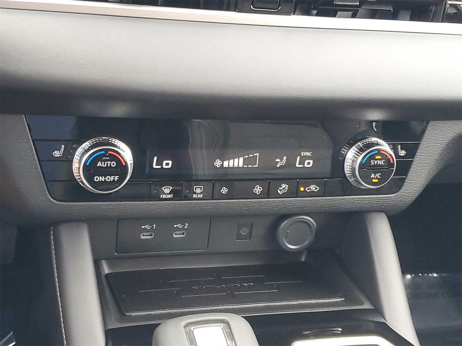 New 2025 Mitsubishi Outlander SE image 17