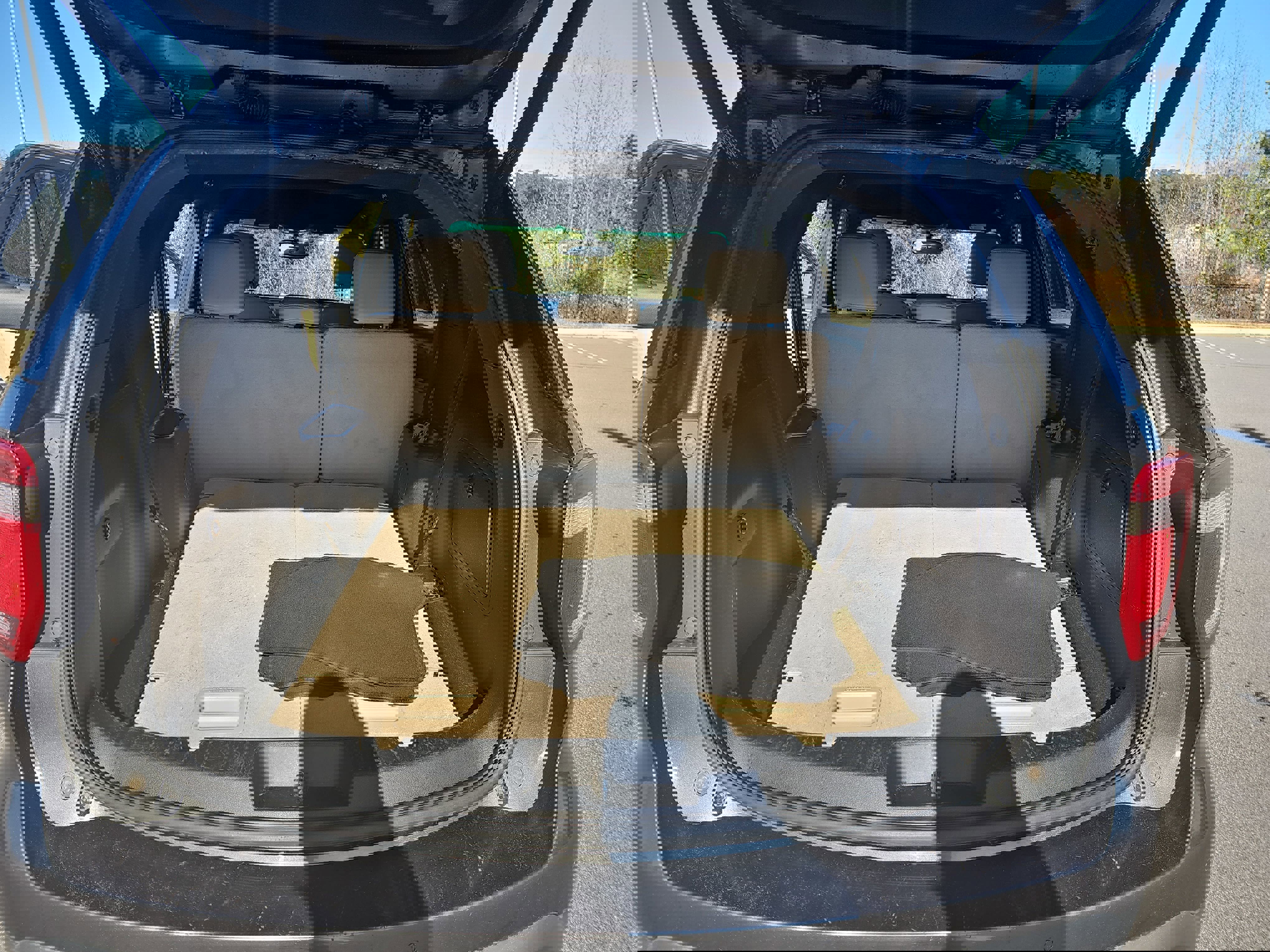 Used 2016 Ford Explorer XLT w/ Equipment Group 202A image 13