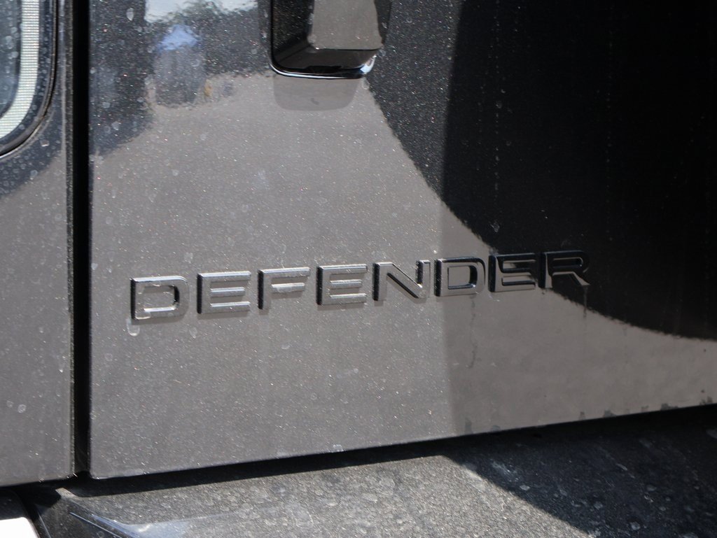 New 2026 Land Rover Defender 110 V8 image 8