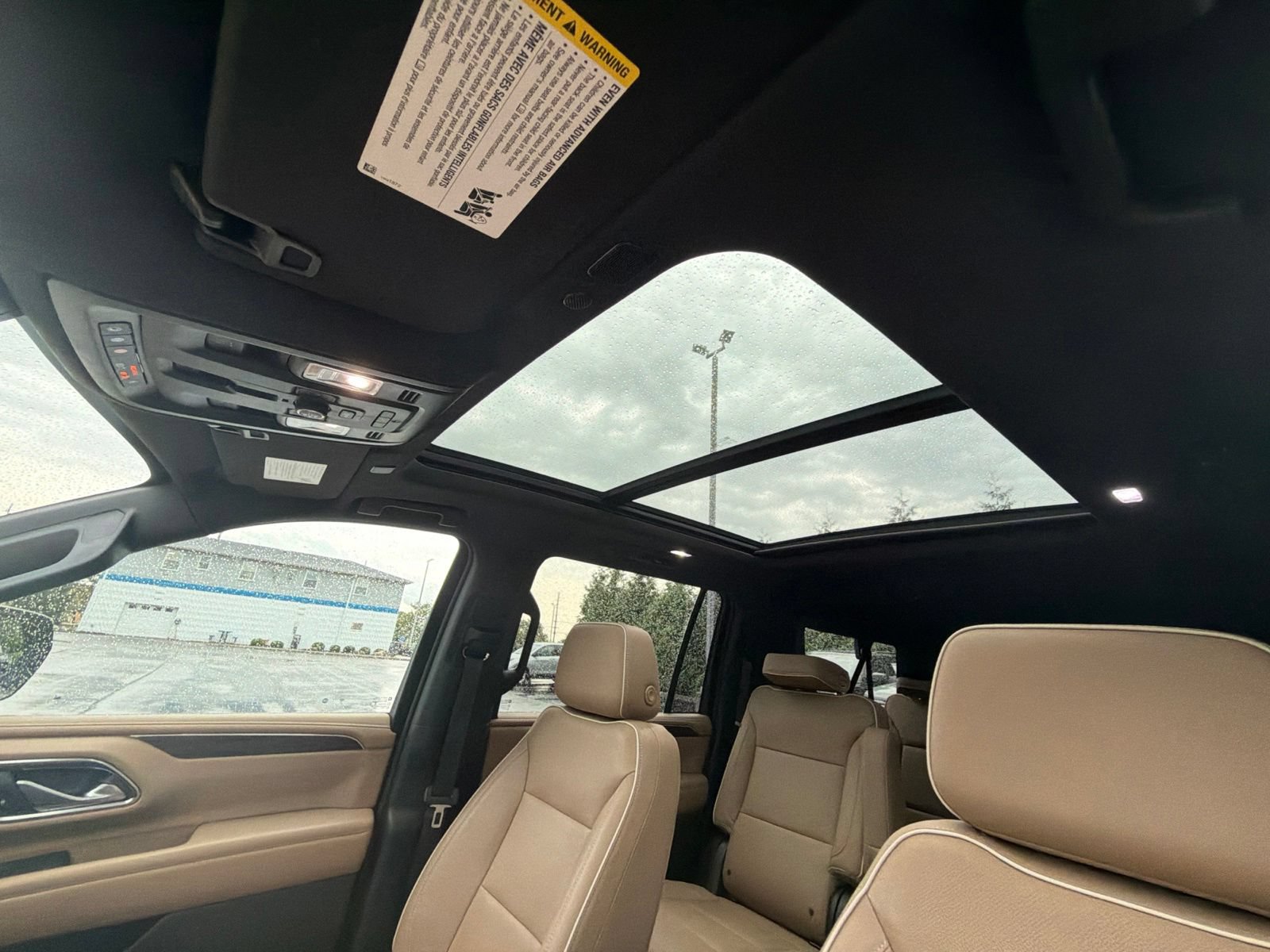 Used 2022 Chevrolet Suburban Premier AWD/4WD image 23