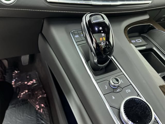 Certified 2024 Cadillac Escalade ESV Premium Luxury Platinum w/ Heavy-Duty Trailer Package AWD/4WD image 16