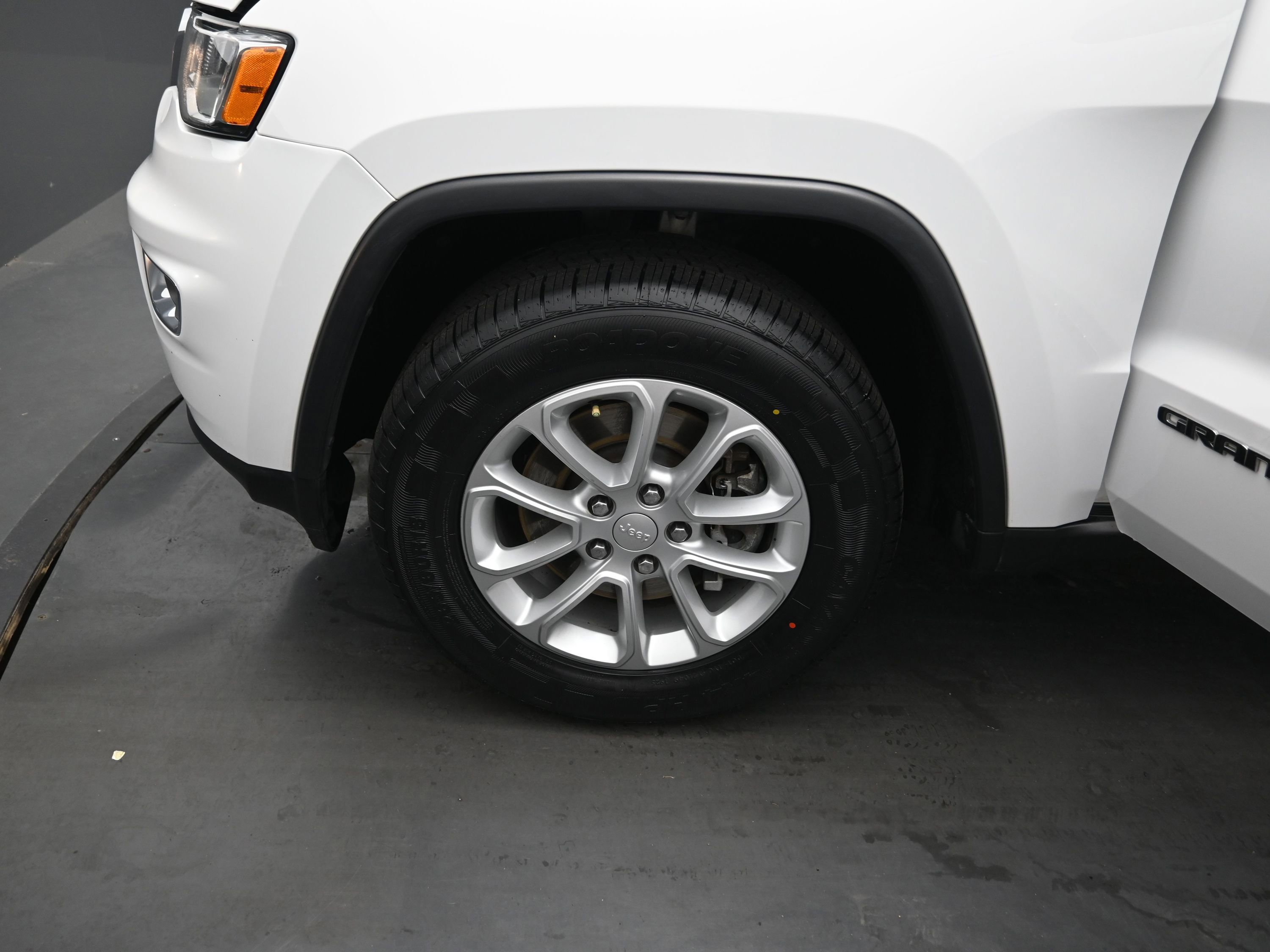 Used 2021 Jeep Grand Cherokee Laredo image 20