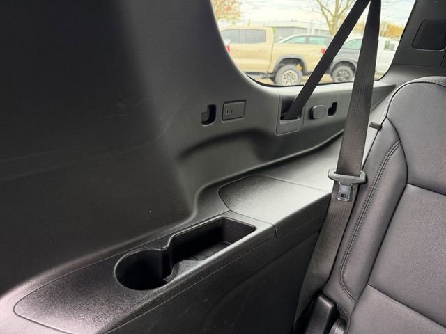 Used 2025 Chevrolet Suburban Z71 AWD/4WD image 43