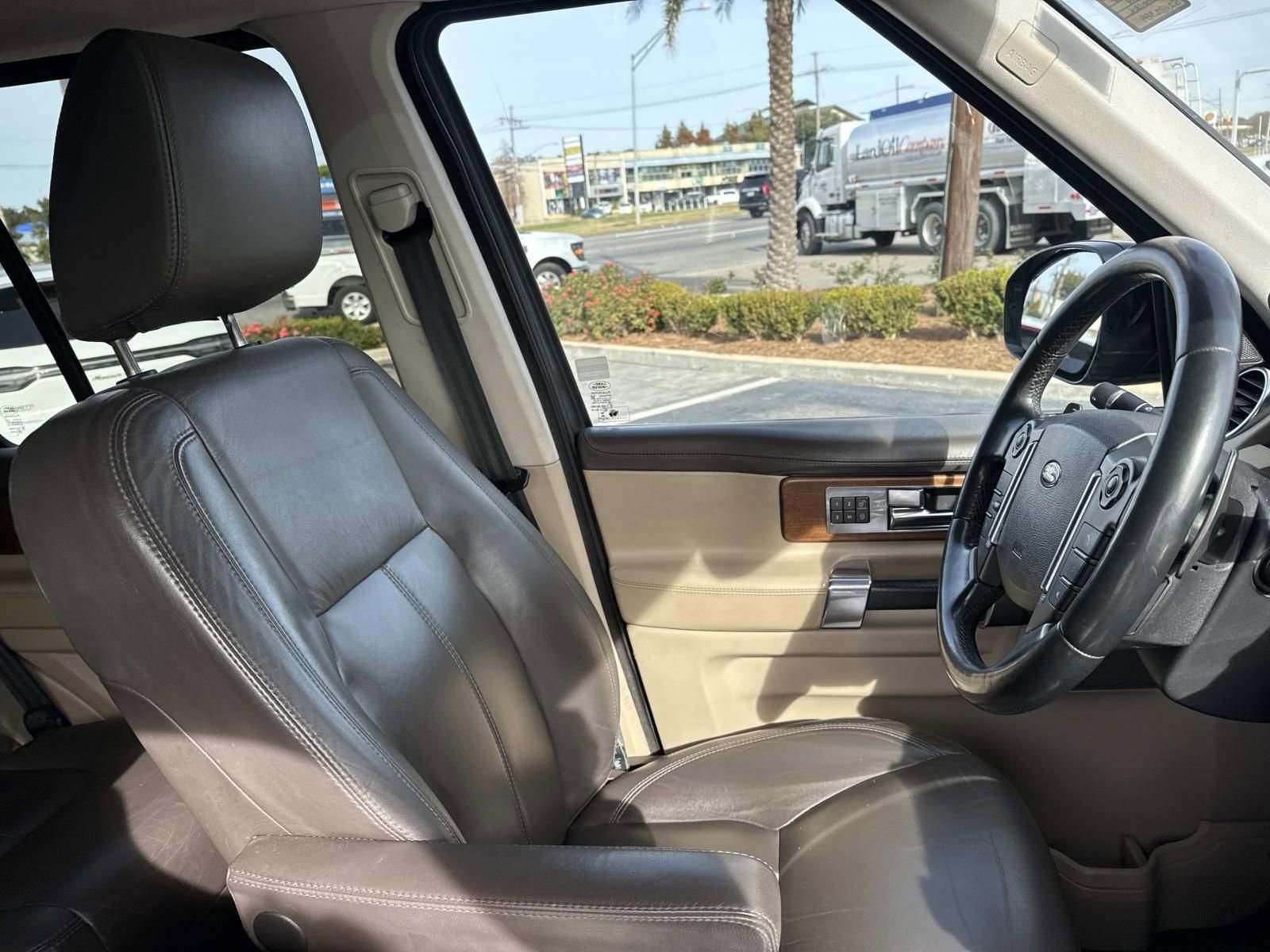 Used 2016 Land Rover LR4 HSE LUX image 11