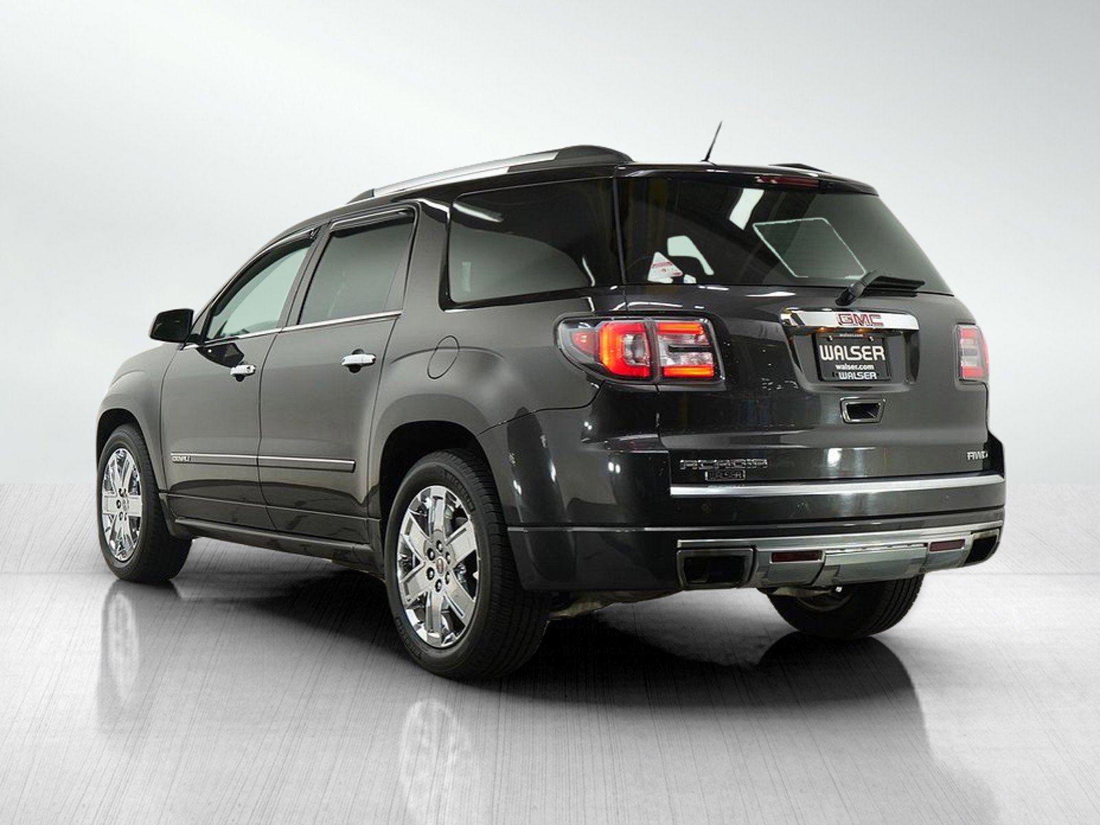 Used 2015 GMC Acadia Denali image 3