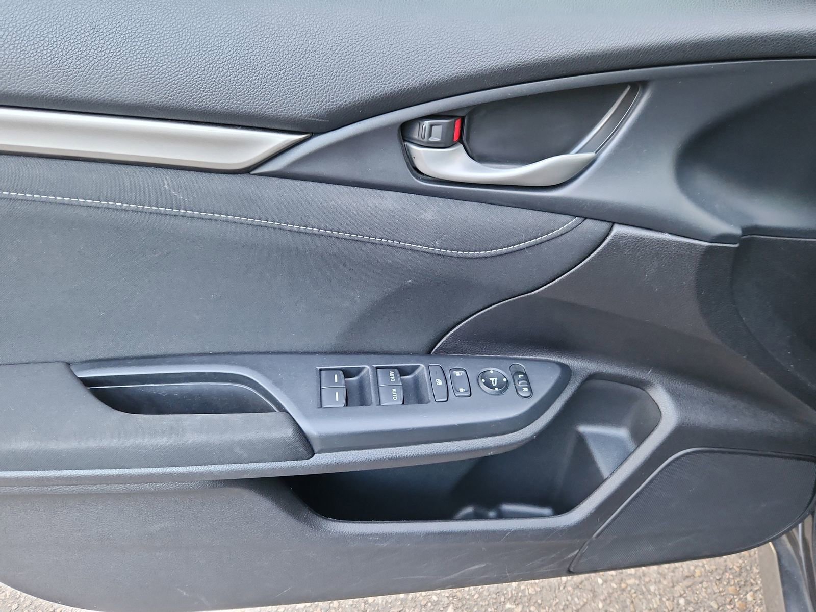 Used 2019 Honda Civic EX image 9