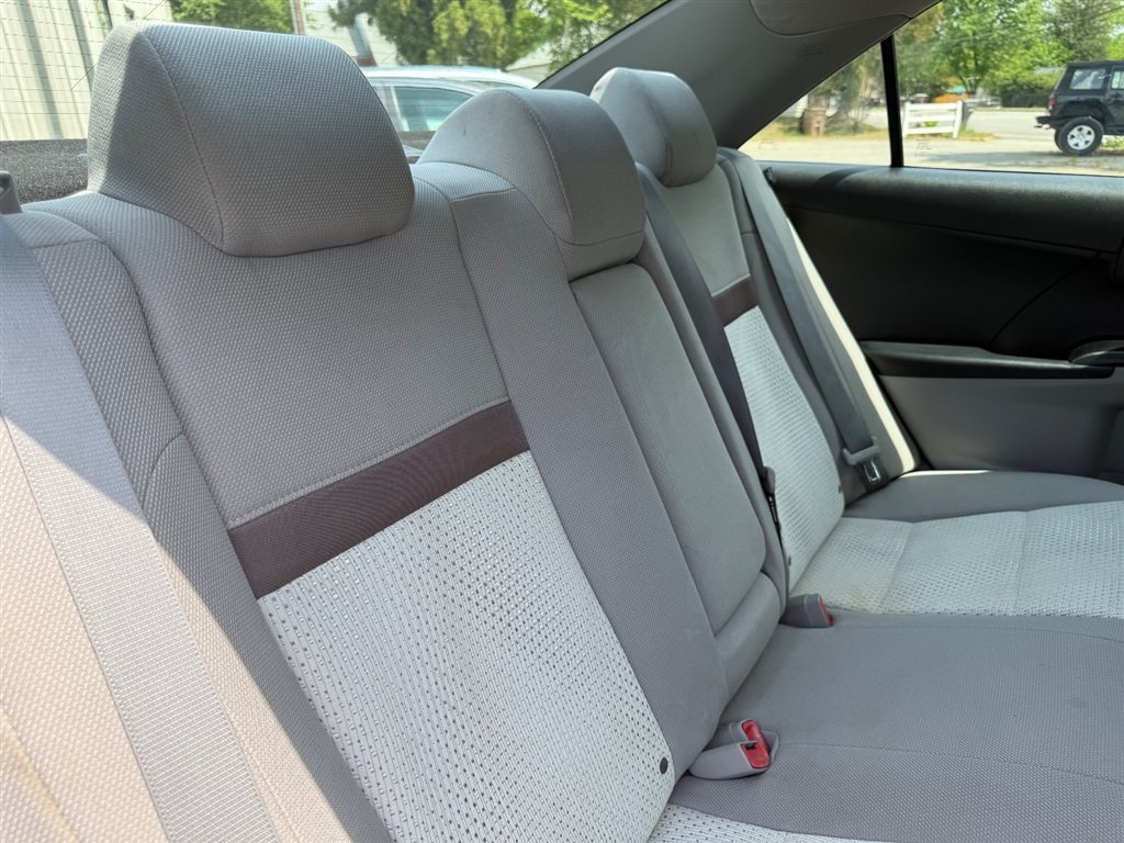 Used 2012 Toyota Camry LE FWD image 20
