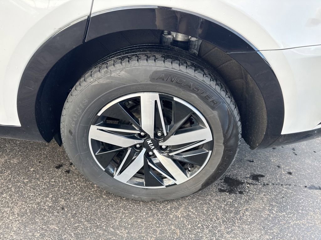 Used 2021 Kia Sorento S w/ Panoramic Sunroof Package image 12