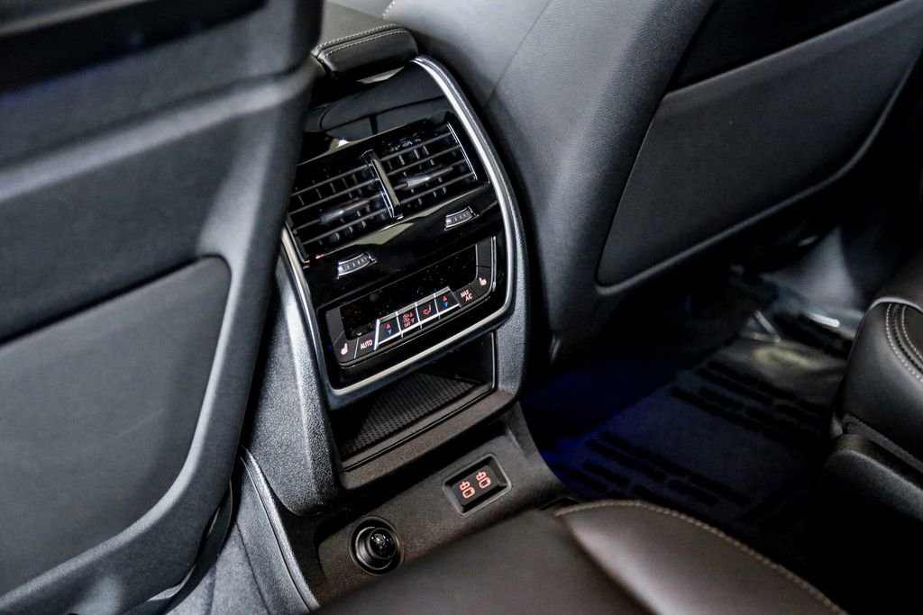 New 2026 BMW ALPINA XB7 image 28