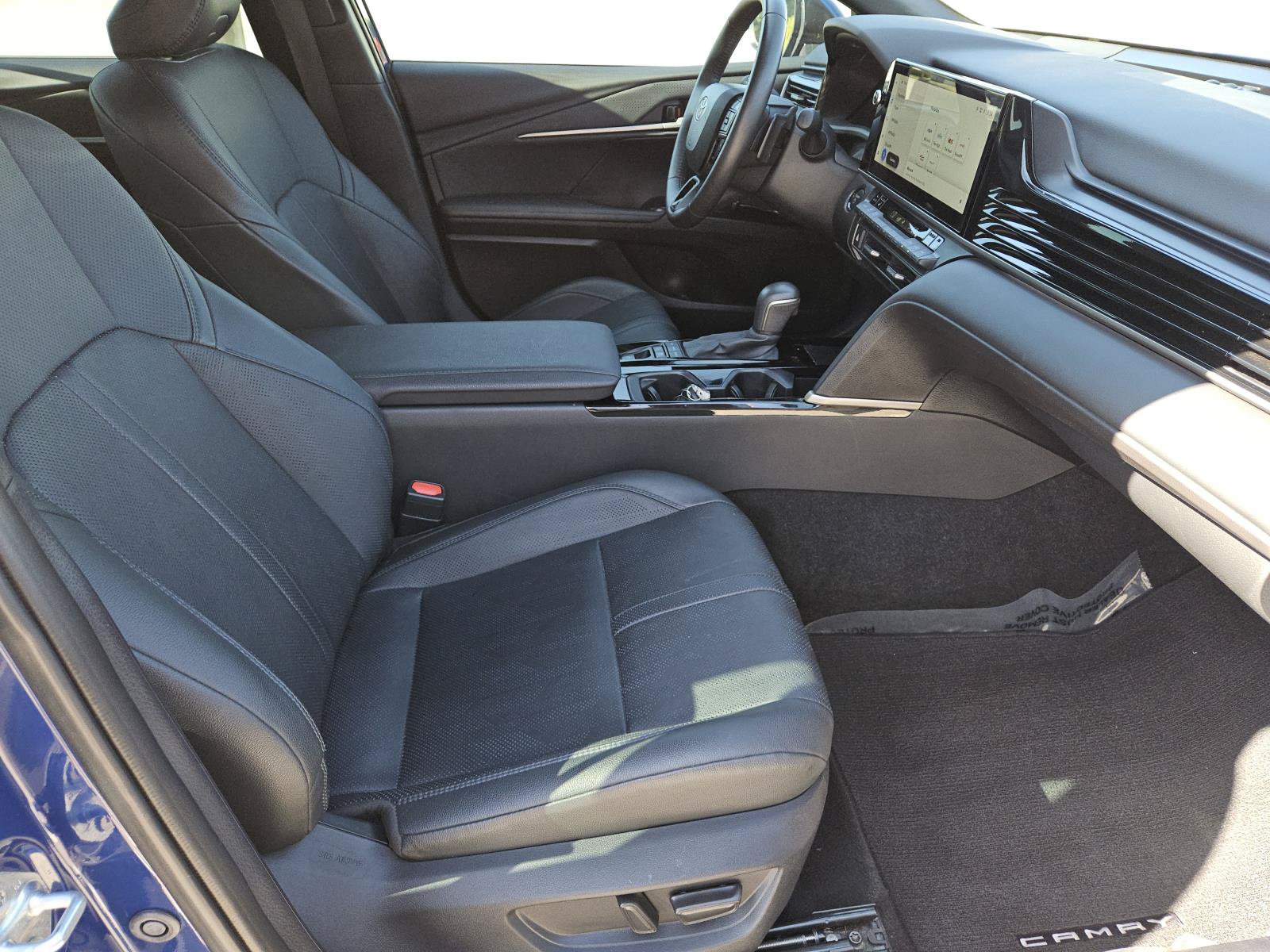 Used 2025 Toyota Camry XSE FWD image 31