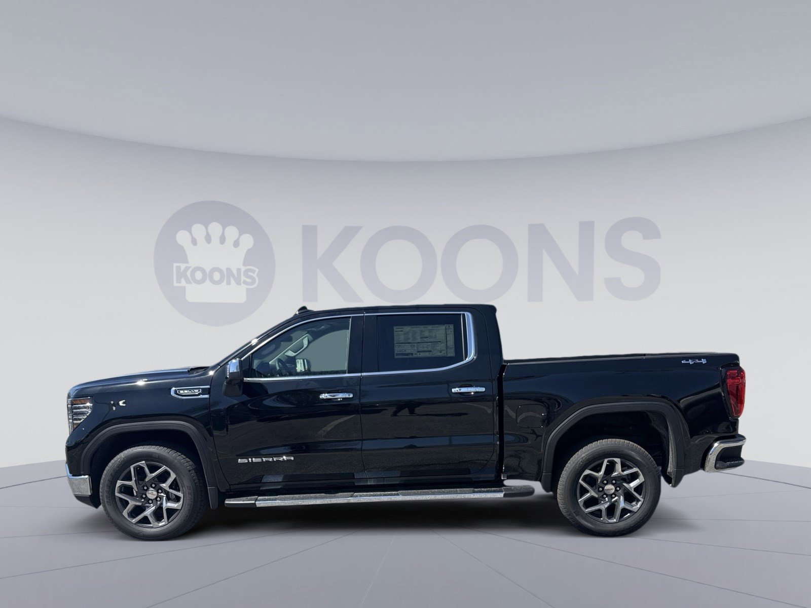 New 2026 GMC Sierra 1500 SLT image 2