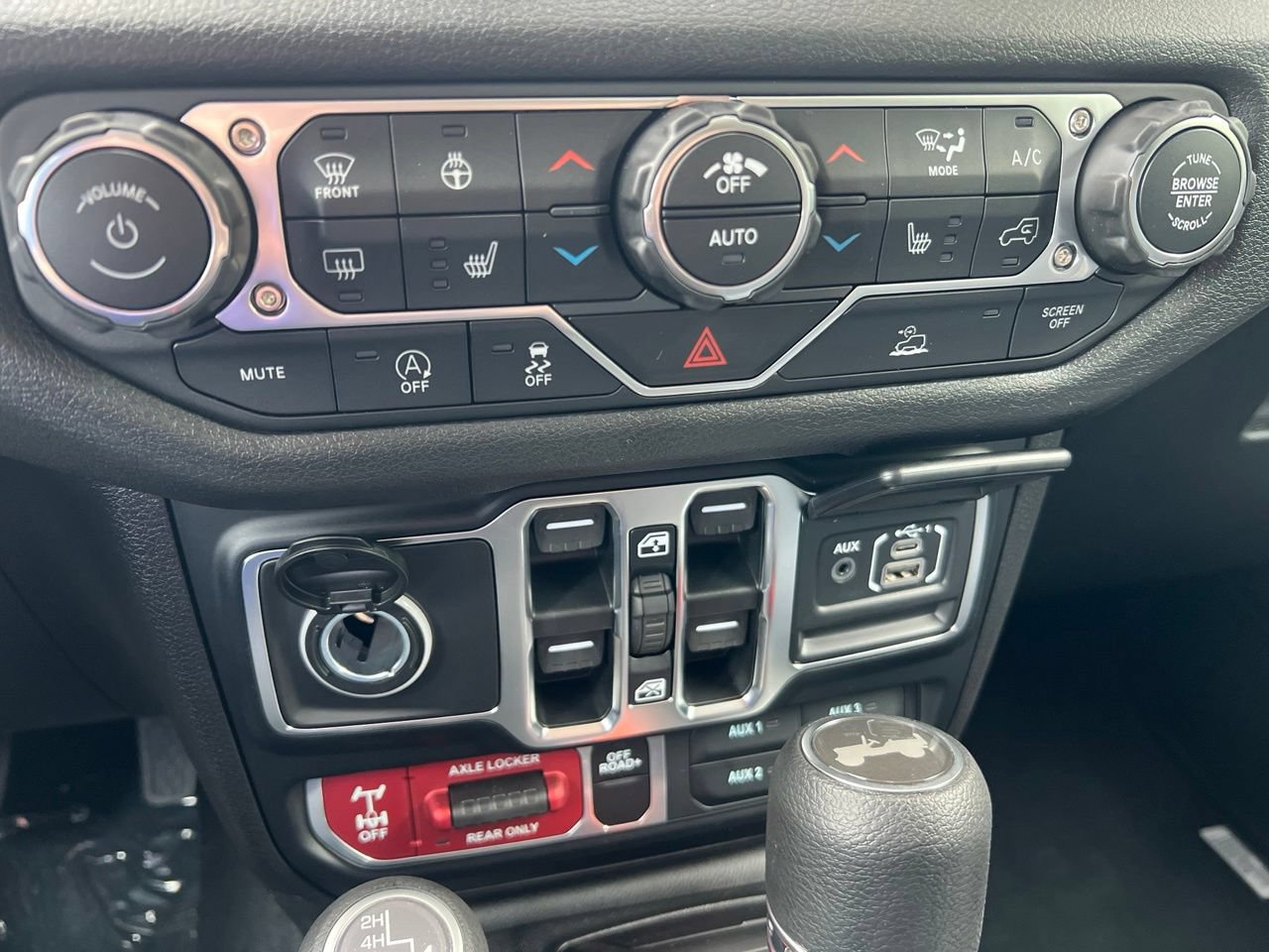 New 2026 Jeep Wrangler Unlimited Sport w/ Dual Top Group AWD/4WD image 25