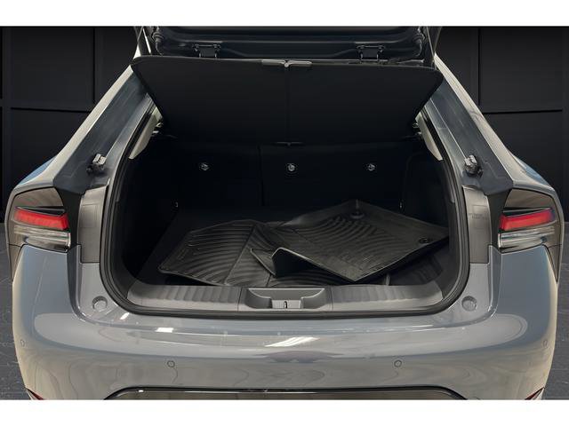 Used 2024 Toyota Prius LE AWD/4WD image 26