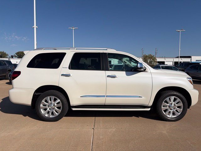 Used 2021 Toyota Sequoia Platinum AWD/4WD image 2